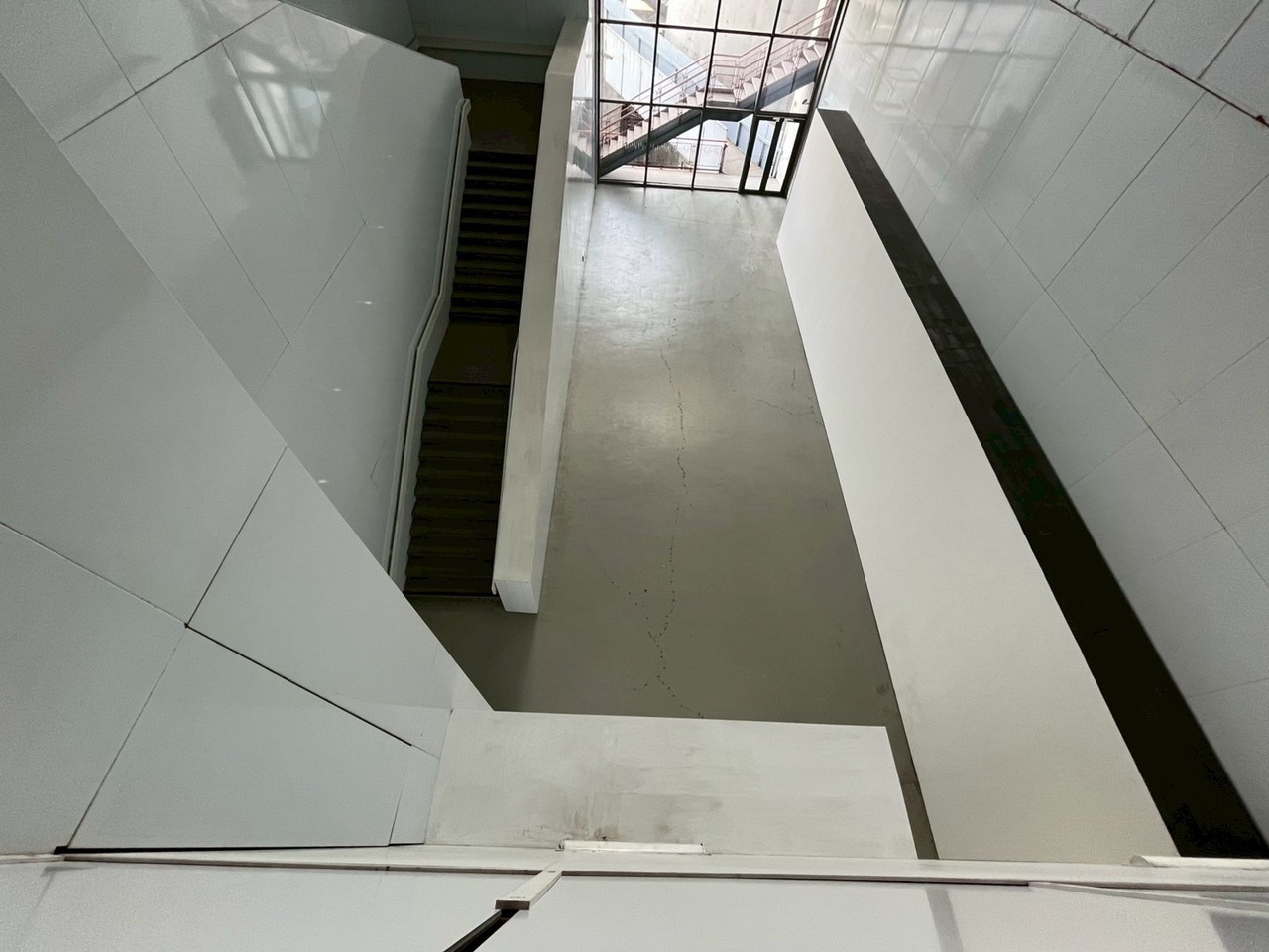 IMG250402_2F_Back Hall_01.jpeg